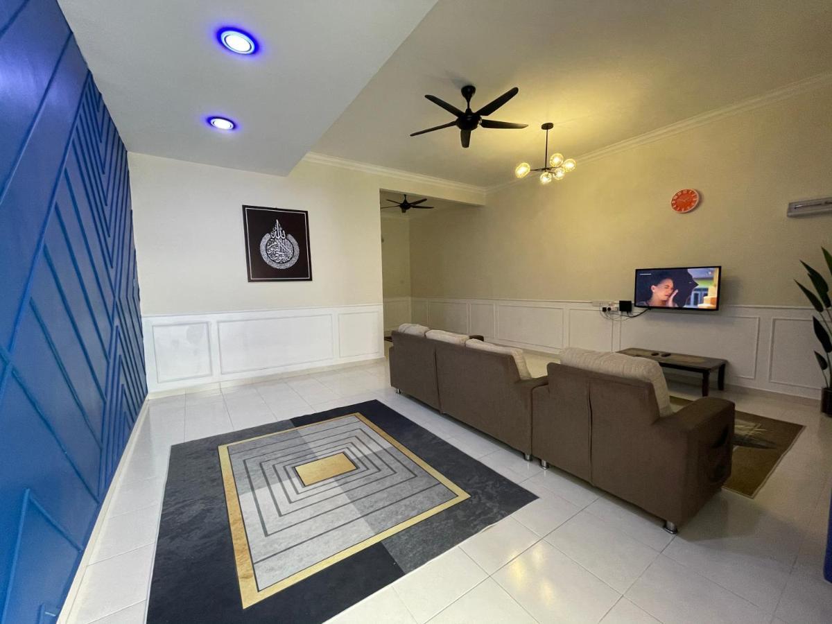 No 61 Nazirin Homestay Tmn Indah Raya 2 Manjung Лумут Екстер'єр фото