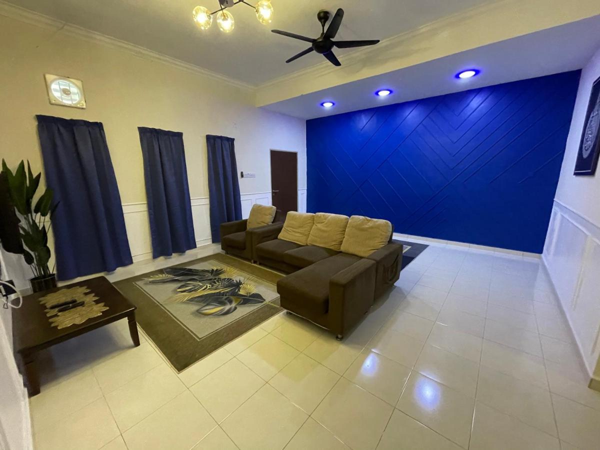 No 61 Nazirin Homestay Tmn Indah Raya 2 Manjung Лумут Екстер'єр фото