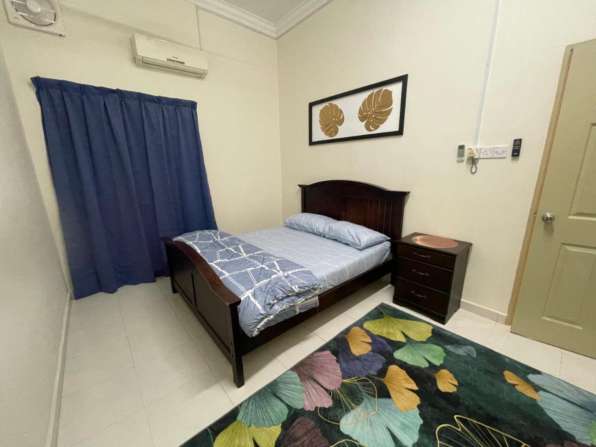 No 61 Nazirin Homestay Tmn Indah Raya 2 Manjung Лумут Екстер'єр фото